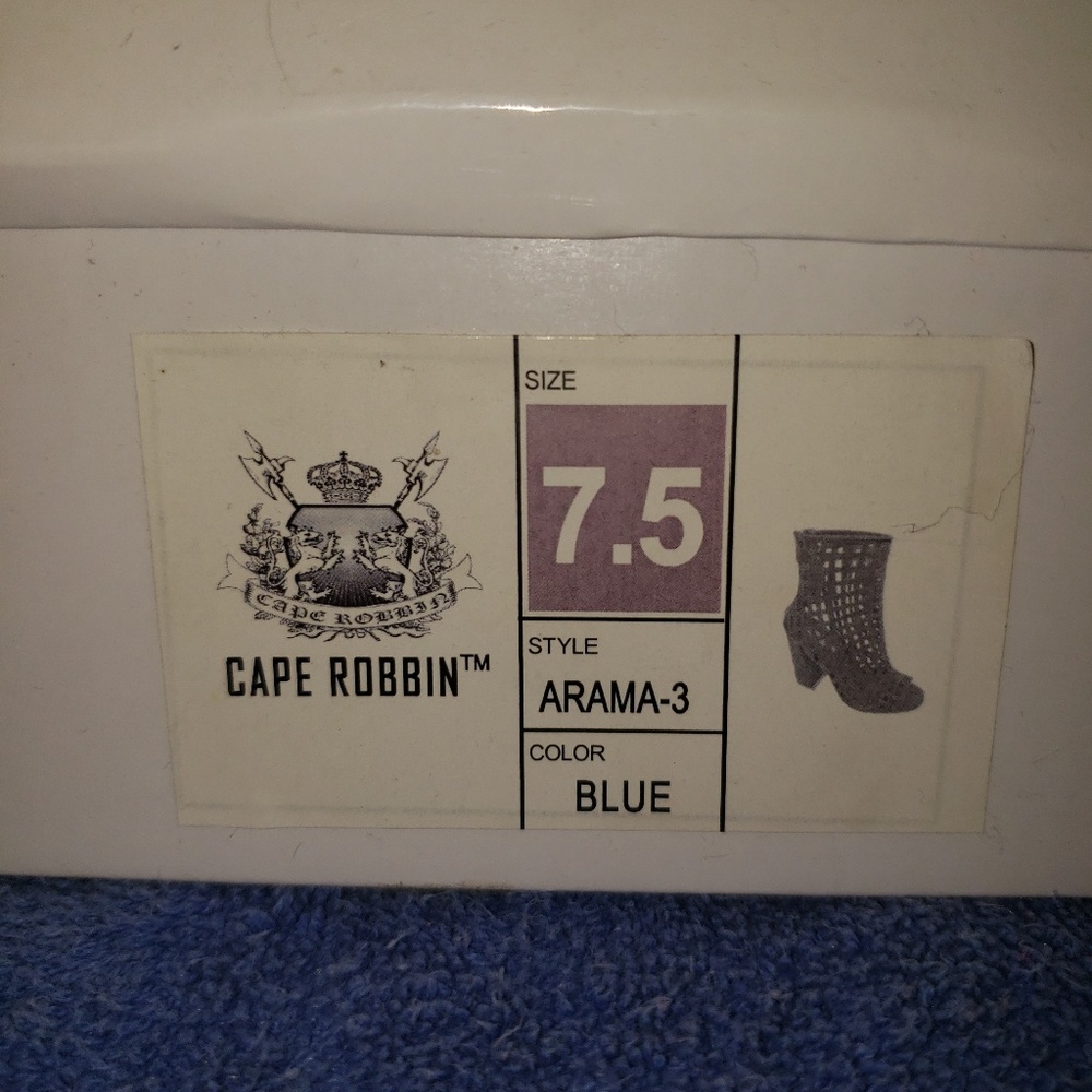 Beautiful blue never worn ankle booties - Picture 4 of 4